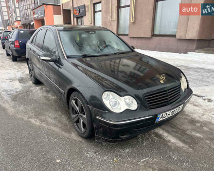 Черный Мерседес Ц-Класс, объемом двигателя 1.9 л и пробегом 355 тыс. км за 1900 $, фото 1 на Automoto.ua