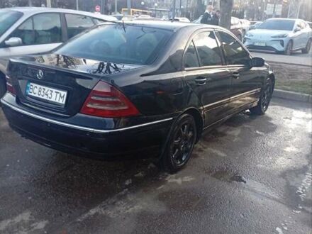 Чорний Мерседес Ц-Клас, об'ємом двигуна 2.2 л та пробігом 400 тис. км за 4500 $, фото 1 на Automoto.ua