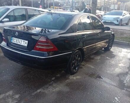 Черный Мерседес Ц-Класс, объемом двигателя 2.2 л и пробегом 400 тыс. км за 4500 $, фото 1 на Automoto.ua