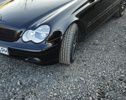 Чорний Мерседес Ц-Клас, об'ємом двигуна 2.1 л та пробігом 500 тис. км за 3950 $, фото 1 на Automoto.ua