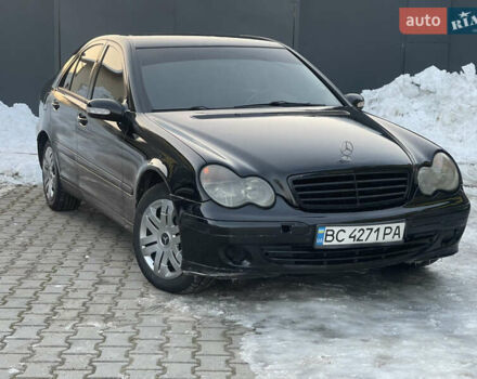 Черный Мерседес Ц-Класс, объемом двигателя 2.15 л и пробегом 370 тыс. км за 2750 $, фото 1 на Automoto.ua