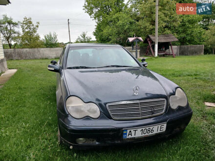 Мерседес Ц-Клас 2001 у Косове на Automoto.ua Чорний Мерседес Ц-Клас, об'ємом двигуна 2.15 л та пробігом 316 тис. км за 4256 $, фото 1 на Automoto.ua