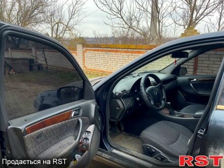 Мерседес Ц-Клас 2001 у Ладижин на Automoto.ua Чорний Мерседес Ц-Клас, об'ємом двигуна 2.7 л та пробігом 0 тис. км за 3500 $, фото 1 на Automoto.ua