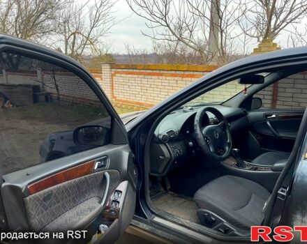 Чорний Мерседес Ц-Клас, об'ємом двигуна 2.7 л та пробігом 430 тис. км за 3500 $, фото 1 на Automoto.ua