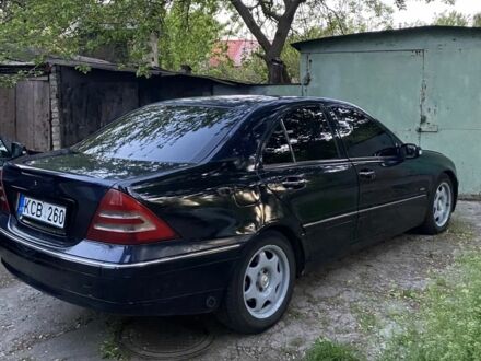Мерседес Ц-Клас 2001 у Запоріжжя на Automoto.ua Чорний Мерседес Ц-Клас, об'ємом двигуна 2.6 л та пробігом 340 тис. км за 2100 $, фото 1 на Automoto.ua