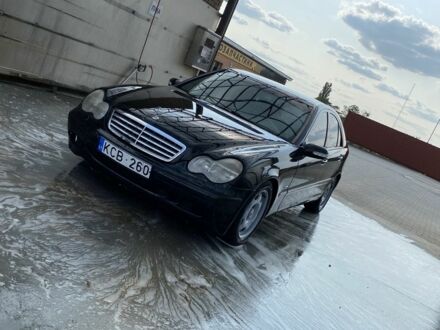 Мерседес Ц-Класс 2001 в Бериславе на Automoto.ua Черный Мерседес Ц-Класс, объемом двигателя 2.6 л и пробегом 320 тыс. км за 3350 $, фото 1 на Automoto.ua