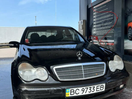 Мерседес Ц-Клас 2002 у Львові на Automoto.ua Чорний Мерседес Ц-Клас, об'ємом двигуна 2 л та пробігом 297 тис. км за 4500 $, фото 1 на Automoto.ua