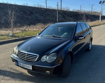 Черный Мерседес Ц-Класс, объемом двигателя 1.8 л и пробегом 340 тыс. км за 4800 $, фото 1 на Automoto.ua