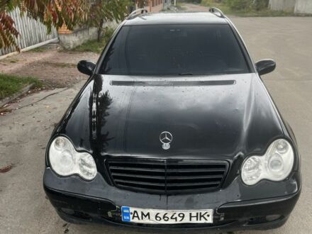 Чорний Мерседес Ц-Клас, об'ємом двигуна 2.1 л та пробігом 3 тис. км за 4500 $, фото 1 на Automoto.ua