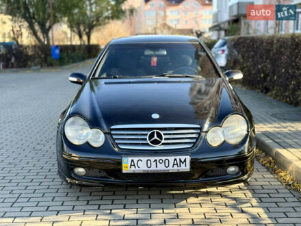 Черный Мерседес Ц-Класс, объемом двигателя 1.8 л и пробегом 250 тыс. км за 3350 $, фото 1 на Automoto.ua