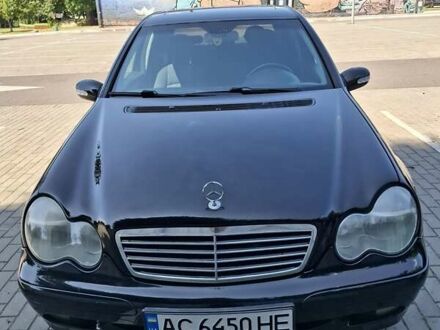 Мерседес Ц-Класс 2002 в Луцке на Automoto.ua Черный Мерседес Ц-Класс, объемом двигателя 1.8 л и пробегом 294 тыс. км за 5700 $, фото 1 на Automoto.ua