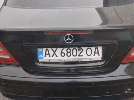 Мерседес Ц-Класс 2002 в Харькове на Automoto.ua Черный Мерседес Ц-Класс, объемом двигателя 2 л и пробегом 500 тыс. км за 4500 $, фото 1 на Automoto.ua