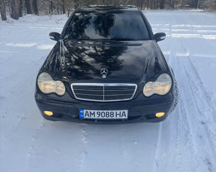 Черный Мерседес Ц-Класс, объемом двигателя 2.15 л и пробегом 425 тыс. км за 5999 $, фото 1 на Automoto.ua