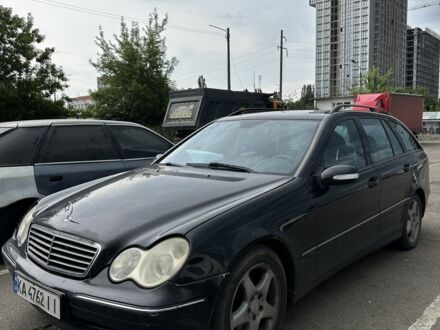 Мерседес Ц-Класс 2003 в Киеве на Automoto.ua Черный Мерседес Ц-Класс, объемом двигателя 2.1 л и пробегом 333 тыс. км за 2500 $, фото 1 на Automoto.ua
