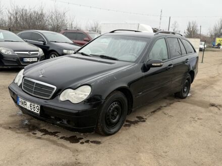 Черный Мерседес Ц-Класс, объемом двигателя 2.2 л и пробегом 350 тыс. км за 1325 $, фото 1 на Automoto.ua
