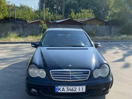Мерседес Ц-Класс 2004 в Киеве на Automoto.ua Черный Мерседес Ц-Класс, объемом двигателя 1.8 л и пробегом 250 тыс. км за 5400 $, фото 1 на Automoto.ua