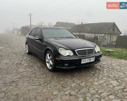 Чорний Мерседес Ц-Клас, об'ємом двигуна 1.8 л та пробігом 353 тис. км за 5999 $, фото 1 на Automoto.ua