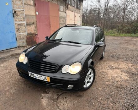 Чорний Мерседес Ц-Клас, об'ємом двигуна 2.2 л та пробігом 370 тис. км за 2800 $, фото 1 на Automoto.ua