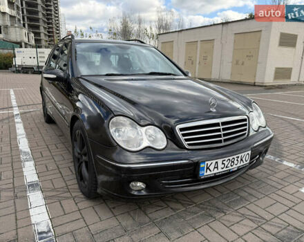 Мерседес Ц-Клас 2004 у Києві на Automoto.ua Чорний Мерседес Ц-Клас, об'ємом двигуна 1.8 л та пробігом 370 тис. км за 4300 $, фото 1 на Automoto.ua