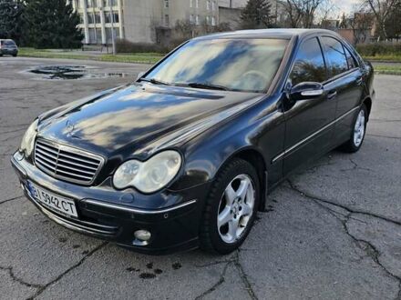 Черный Мерседес Ц-Класс, объемом двигателя 1.8 л и пробегом 338 тыс. км за 4500 $, фото 1 на Automoto.ua