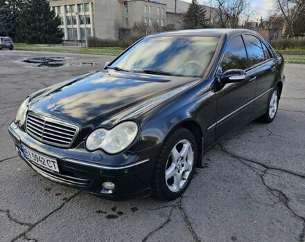 Чорний Мерседес Ц-Клас, об'ємом двигуна 1.8 л та пробігом 338 тис. км за 4500 $, фото 1 на Automoto.ua