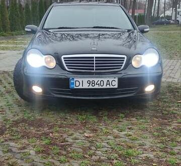 Черный Мерседес Ц-Класс, объемом двигателя 2.2 л и пробегом 269 тыс. км за 5850 $, фото 1 на Automoto.ua
