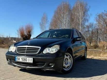 Черный Мерседес Ц-Класс, объемом двигателя 2.15 л и пробегом 600 тыс. км за 4600 $, фото 1 на Automoto.ua
