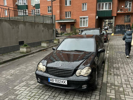 Черный Мерседес Ц-Класс, объемом двигателя 1.8 л и пробегом 280 тыс. км за 5700 $, фото 1 на Automoto.ua