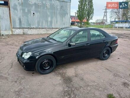 Черный Мерседес Ц-Класс, объемом двигателя 1.8 л и пробегом 288 тыс. км за 5000 $, фото 1 на Automoto.ua