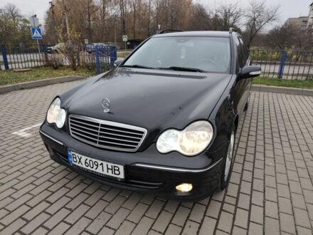 Черный Мерседес Ц-Класс, объемом двигателя 1.8 л и пробегом 252 тыс. км за 5700 $, фото 1 на Automoto.ua