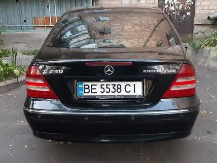 Черный Мерседес Ц-Класс, объемом двигателя 1.8 л и пробегом 200 тыс. км за 7350 $, фото 1 на Automoto.ua