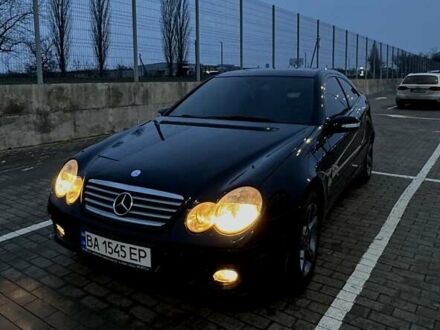 Мерседес Ц-Класс 2005 в Кривом Озере на Automoto.ua Черный Мерседес Ц-Класс, объемом двигателя 1.8 л и пробегом 287 тыс. км за 6100 $, фото 1 на Automoto.ua