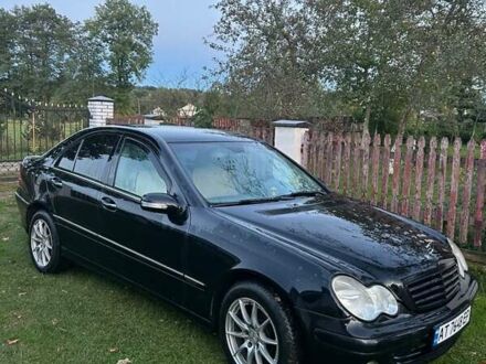 Мерседес Ц-Клас 2005 у Івано-Франківську на Automoto.ua Чорний Мерседес Ц-Клас, об'ємом двигуна 2.2 л та пробігом 300 тис. км за 5000 $, фото 1 на Automoto.ua