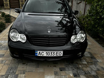 Чорний Мерседес Ц-Клас, об'ємом двигуна 2.2 л та пробігом 377 тис. км за 5700 $, фото 1 на Automoto.ua