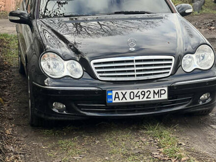 Черный Мерседес Ц-Класс, объемом двигателя 2.15 л и пробегом 185 тыс. км за 7400 $, фото 1 на Automoto.ua