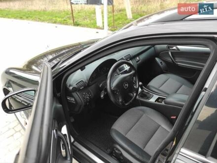 Мерседес Ц-Класс 2006 в Львове на Automoto.ua Черный Мерседес Ц-Класс, объемом двигателя 1.8 л и пробегом 196 тыс. км за 6200 $, фото 1 на Automoto.ua