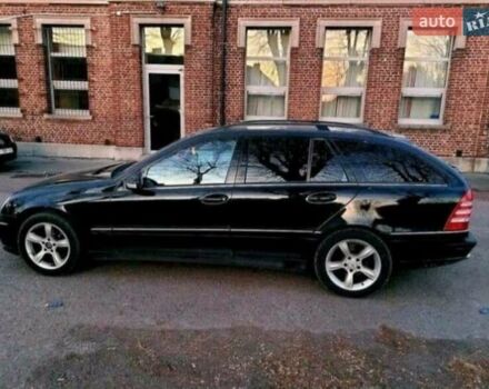 Черный Мерседес Ц-Класс, объемом двигателя 2.15 л и пробегом 321 тыс. км за 9133 $, фото 1 на Automoto.ua