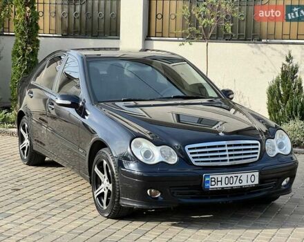 Черный Мерседес Ц-Класс, объемом двигателя 1.8 л и пробегом 225 тыс. км за 6000 $, фото 1 на Automoto.ua