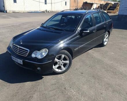Черный Мерседес Ц-Класс, объемом двигателя 2.1 л и пробегом 200 тыс. км за 5300 $, фото 1 на Automoto.ua