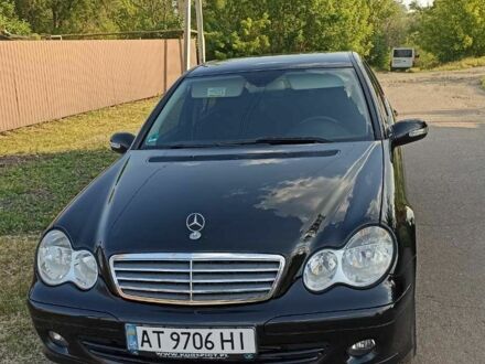 Мерседес Ц-Класс 2006 в Никополе на Automoto.ua Черный Мерседес Ц-Класс, объемом двигателя 2.1 л и пробегом 308 тыс. км за 8200 $, фото 1 на Automoto.ua
