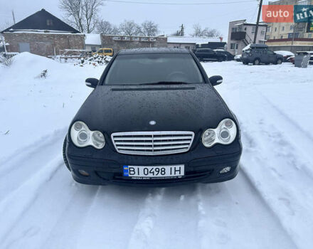 Черный Мерседес Ц-Класс, объемом двигателя 1.8 л и пробегом 284 тыс. км за 6500 $, фото 1 на Automoto.ua