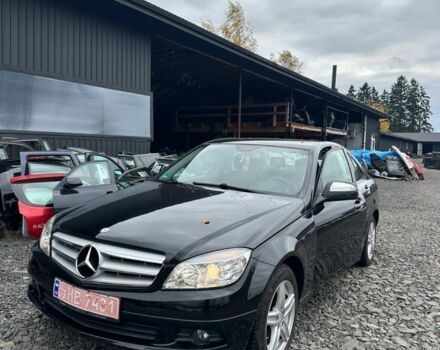 Чорний Мерседес Ц-Клас, об'ємом двигуна 2.2 л та пробігом 350 тис. км за 9100 $, фото 1 на Automoto.ua