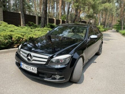 Мерседес Ц-Класс 2007 в Синельниковом на Automoto.ua Черный Мерседес Ц-Класс, объемом двигателя 1.8 л и пробегом 268 тыс. км за 7699 $, фото 1 на Automoto.ua