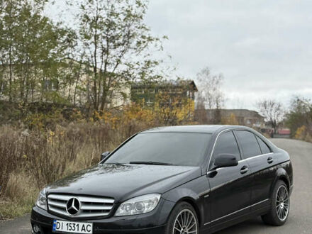 Черный Мерседес Ц-Класс, объемом двигателя 2.99 л и пробегом 325 тыс. км за 9999 $, фото 1 на Automoto.ua