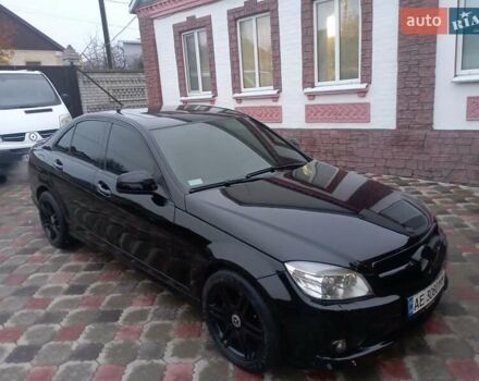 Черный Мерседес Ц-Класс, объемом двигателя 3.5 л и пробегом 158 тыс. км за 10300 $, фото 1 на Automoto.ua