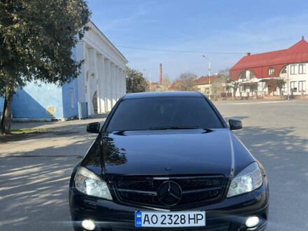 Мерседес Ц-Клас 2007 у Ужгороді на Automoto.ua Чорний Мерседес Ц-Клас, об'ємом двигуна 2.2 л та пробігом 346 тис. км за 8500 $, фото 1 на Automoto.ua