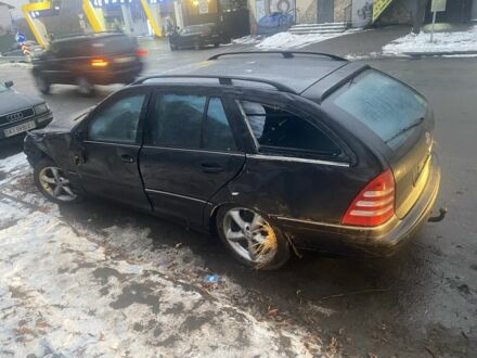 Чорний Мерседес Ц-Клас, об'ємом двигуна 2.2 л та пробігом 250 тис. км за 1000 $, фото 1 на Automoto.ua