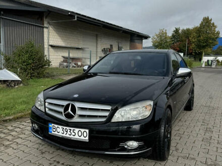 Мерседес Ц-Класс 2008 в Львове на Automoto.ua Черный Мерседес Ц-Класс, объемом двигателя 2.15 л и пробегом 245 тыс. км за 14649 $, фото 1 на Automoto.ua