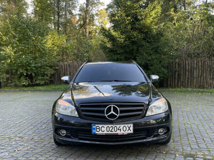 Чорний Мерседес Ц-Клас, об'ємом двигуна 2.2 л та пробігом 270 тис. км за 8200 $, фото 1 на Automoto.ua