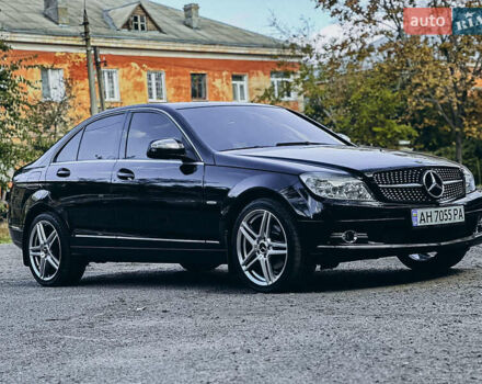Чорний Мерседес Ц-Клас, об'ємом двигуна 1.8 л та пробігом 128 тис. км за 10900 $, фото 1 на Automoto.ua